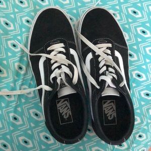 black and white vans, still in great condition👍🏻